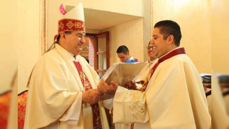 Ordenación de tres nuevos sacerdotes para servicio de la iglesia de Morelia  
