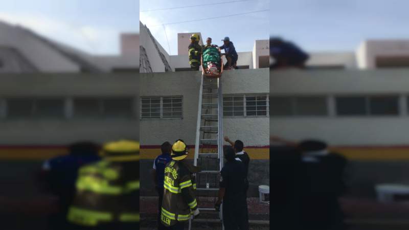 Pintor se electrocuta en Morelia, Michoacán, está delicado - Foto 2 