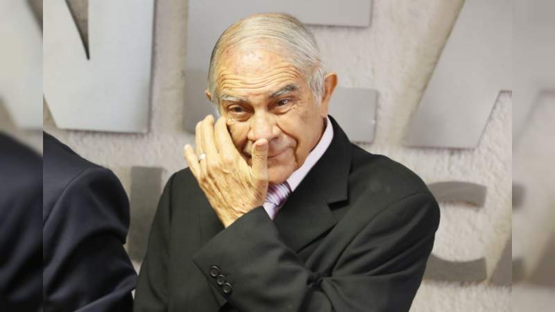INEA reconoce la trayectoria del Dr. Ciro Artemio Constantino Álvarez en la educación de jóvenes y adultos  - Foto 0 