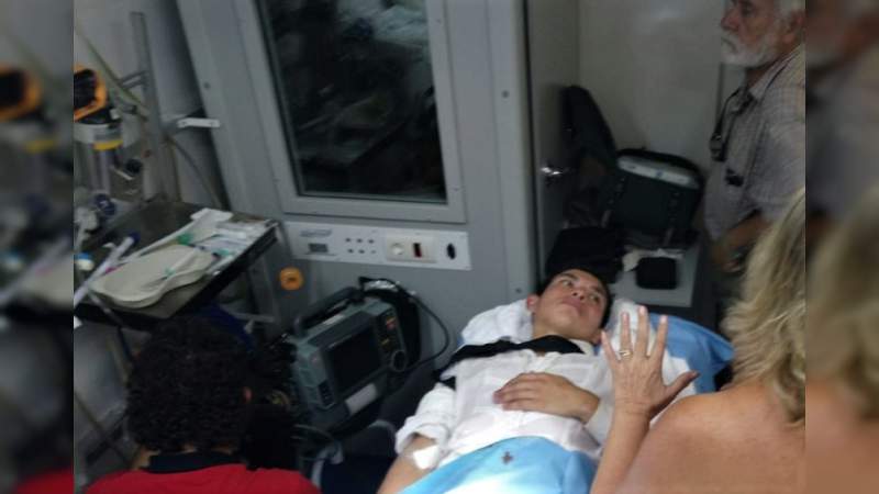 Isaac Fonseca sufre cornada en el escroto, ayer en Navalcarnero, Madrid 