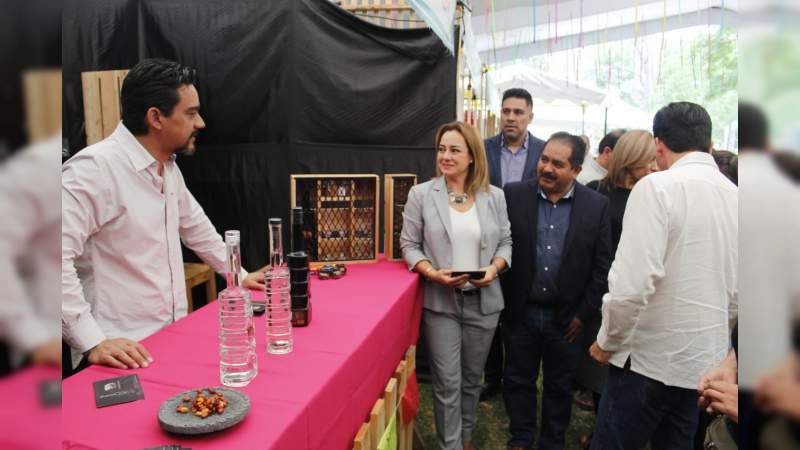El Mezcal, una de las 5 bebidas más tradicionales de México: Sectur 