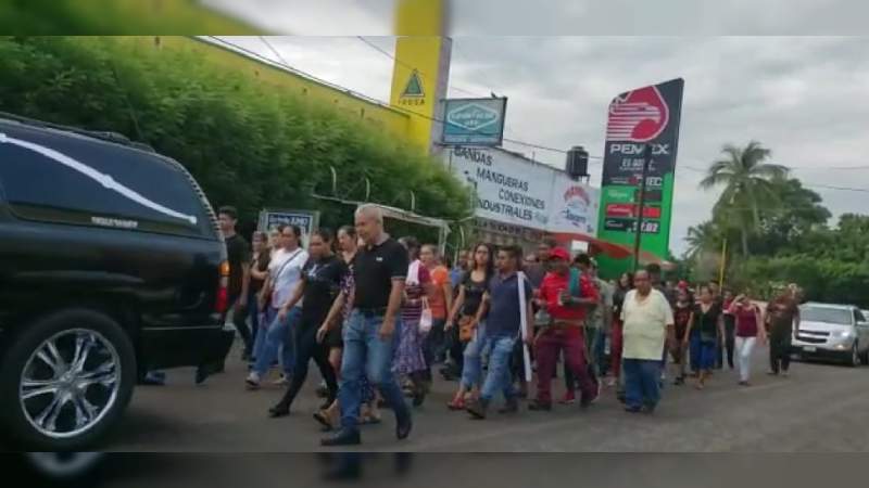 Apatzinguenses exigen justicia por la muerte de Sra. Maricela Chávez Ochoa, protectora de animales que fue secuestrada y asesinada  - Foto 0 