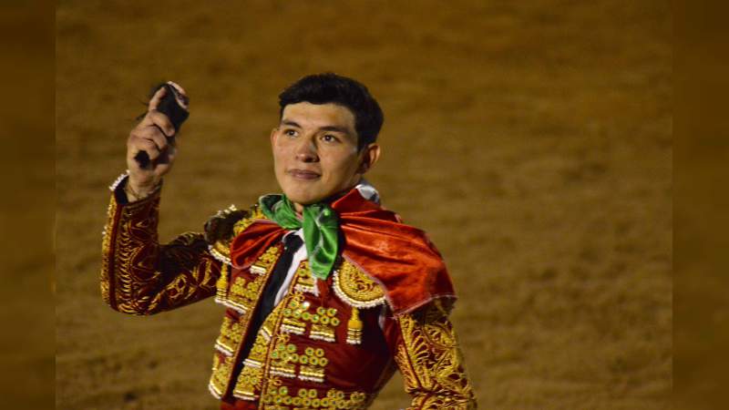 Isaac Fonseca cortó oreja en Guadalix y pasó a la final de triunfadores 