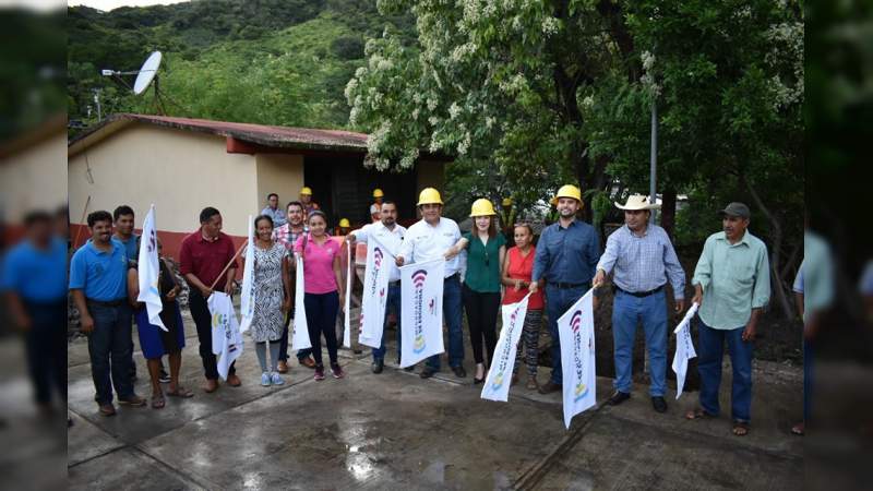 Octavio Ocampo logra que se cristalicen gestiones en Tuzantla - Foto 1 