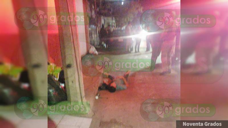 Asesinan a balazos a joven y hieren a mujer en Sahuayo, Michoacán 
