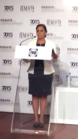 La educación padeció el efecto destructivo de los malos gobiernos del PRD y PRI: Luisa María Calderón 