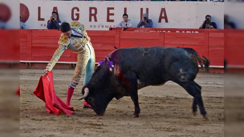 Los toreros Héctor Gabriel, Román Martínez, Arturo del Alba darán la pelea el 30 - Foto 0 