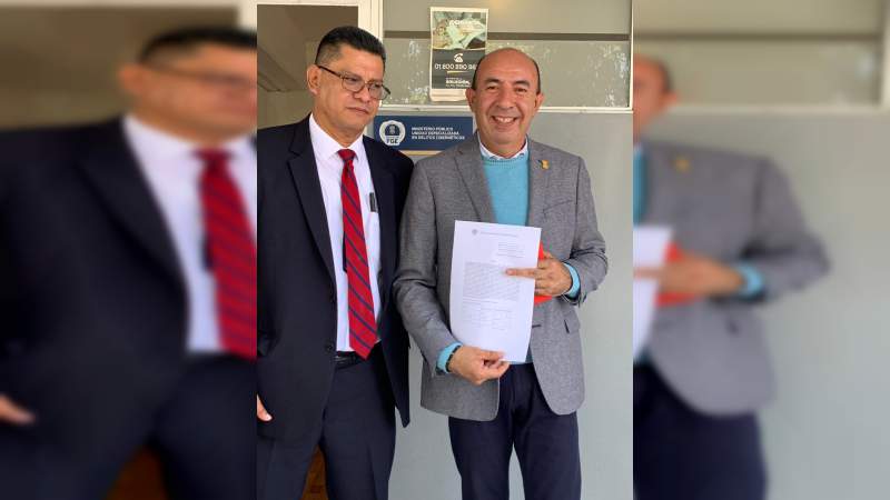 Alberto Frutis presenta denuncia en FGE por delitos contra el honor y la propia imagen - Foto 1 
