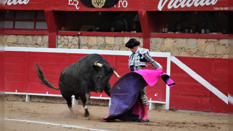 Triunfan Antonio Mendoza, Arturo Del Alba y El Moso en la Monumental de Morelia - Foto 1 
