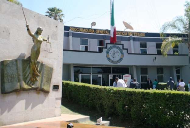 Habitantes de Tepalcatepec corren a personal de la PGJE por extorsiones 