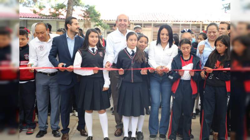 Jóvenes de Irimbo, Michoacán estrenan techumbre - Foto 0 