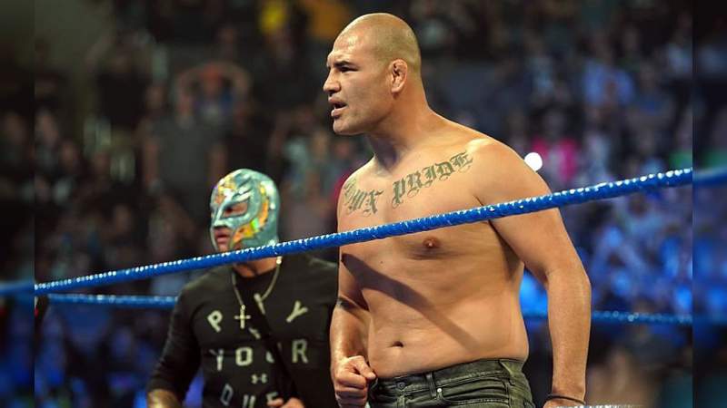 Caín Velásquez debutó en WWE 