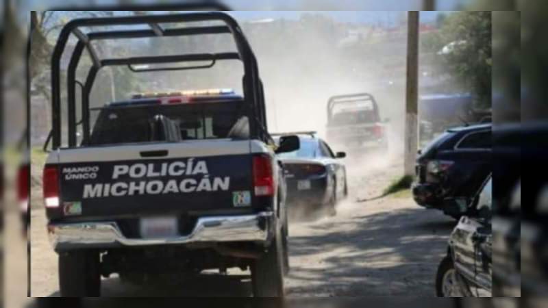 Se enfrentan a balazos grupos de delincuentes en Tingüindín, Michoacán 