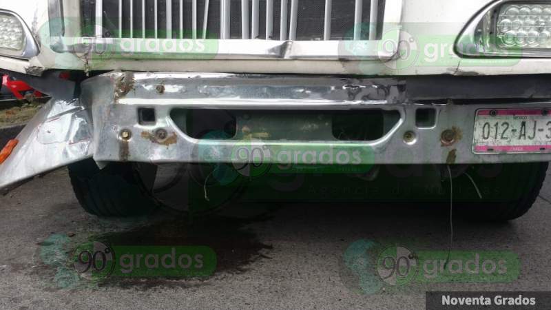 Choca tráiler a camión de la Ruta 1, en Morelia, Michoacán, no hay heridos - Foto 1 