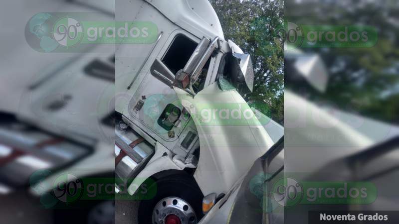 Choca tráiler a camión de la Ruta 1, en Morelia, Michoacán, no hay heridos - Foto 3 
