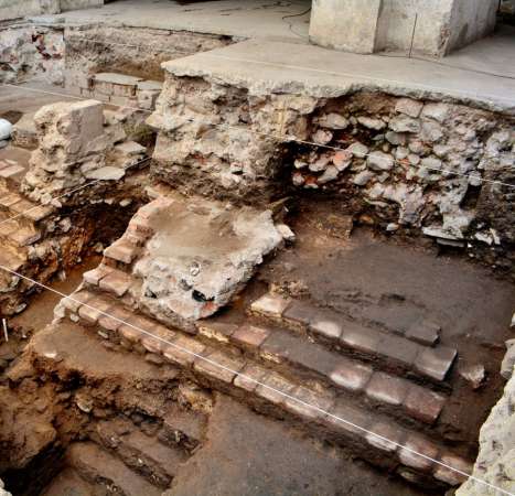Descubren restos de la principal cancha de Juego de Pelota de Tenochtitlan 