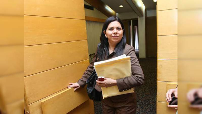 Mirella Guzmán Rosas, no debe trabajar por estar inhabilitada hasta el 2025: Secoem 