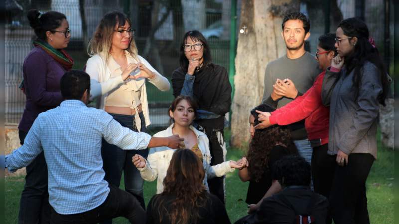 En la Bibliotequita del Bosque inició la Autocapacitación de Psicólogos Michoacanos - Foto 0 