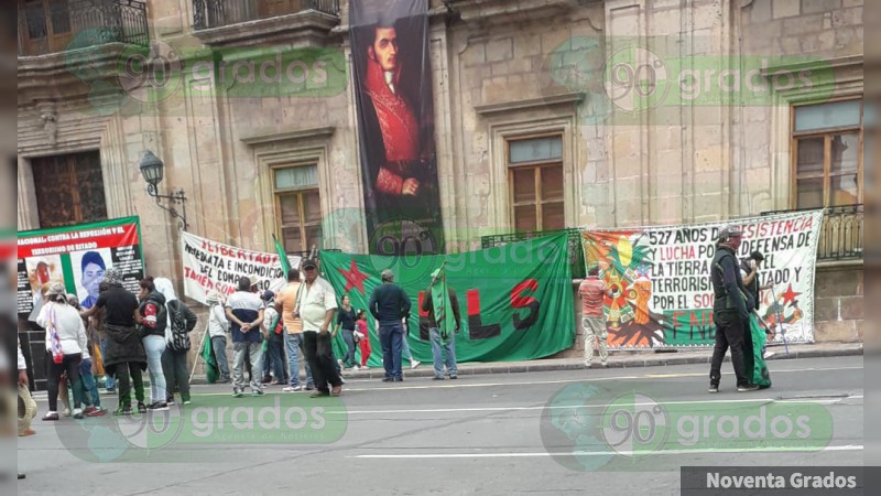 Se realizan bloqueos y manifestaciones en Michoacán - Foto 1 