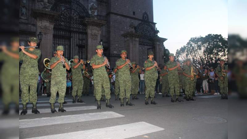 Sedena realiza Flashmob con su Orquesta Sinfónica en Morelia, Michoacán - Foto 0 