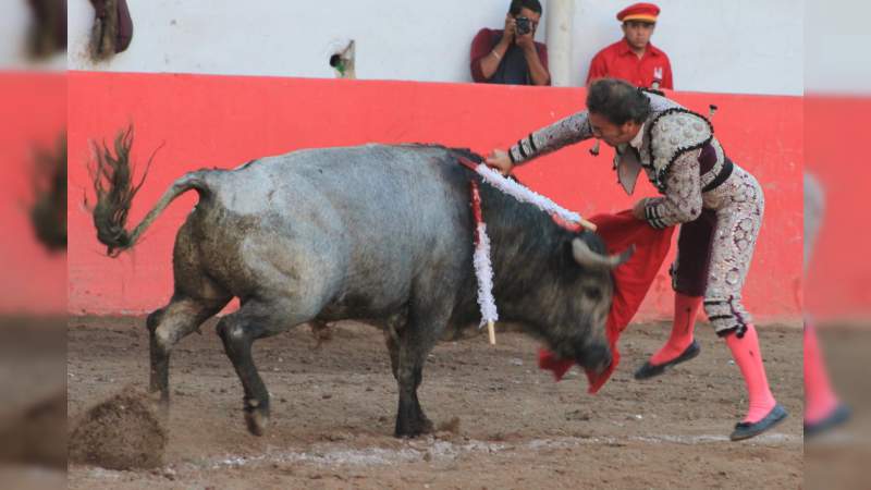 Gran triunfo del torero moreliano Jorge Sotelo; Salió a hombros en Tlahuelilpa - Foto 1 