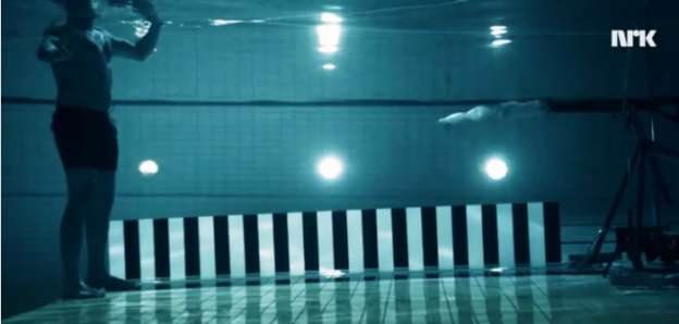 (Vídeo) Hombre se dispara a sí mismo bajo el agua 