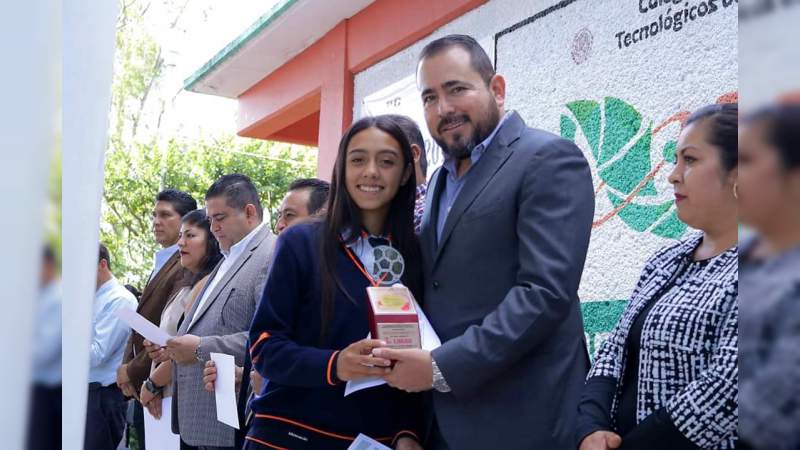 CECyTEM clave del progreso en Michoacán: Humberto González - Foto 2 