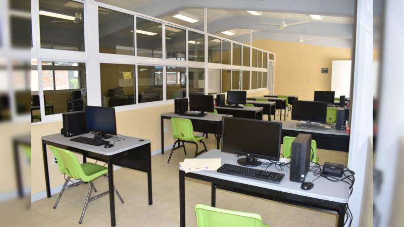 Gobierno del Estado fortalece infraestructura educativa en Purépero - Foto 3 