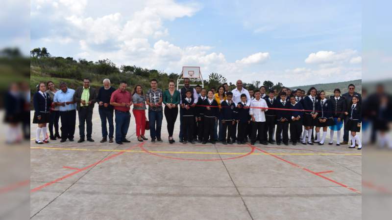 Gobierno del Estado fortalece infraestructura educativa en Purépero - Foto 4 