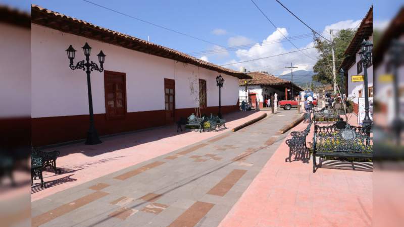 Erongarícuaro, Michoacán abre sus puertas para recibir a turistas y visitantes en Noche de Muertos - Foto 1 