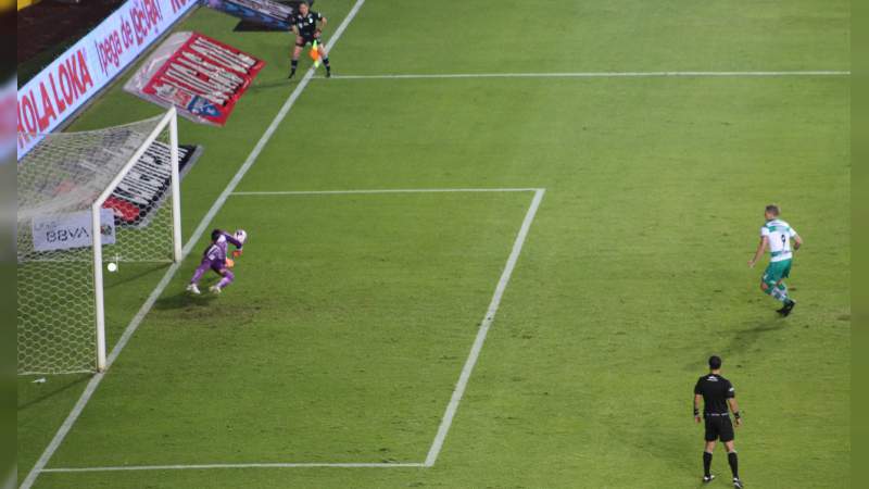 En gran partido, Monarcas y Santos firmaron el empate en el Morelos 