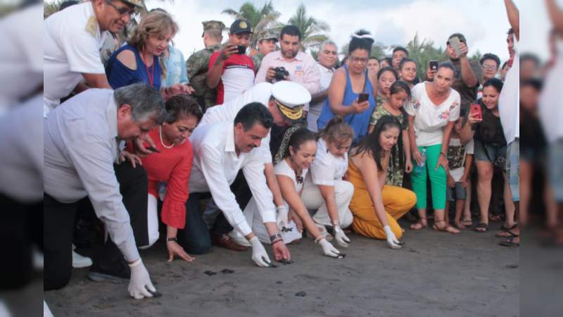 Celebra Michoacán la 25 Expo Tortuga Marina, en Playa Azul - Foto 1 