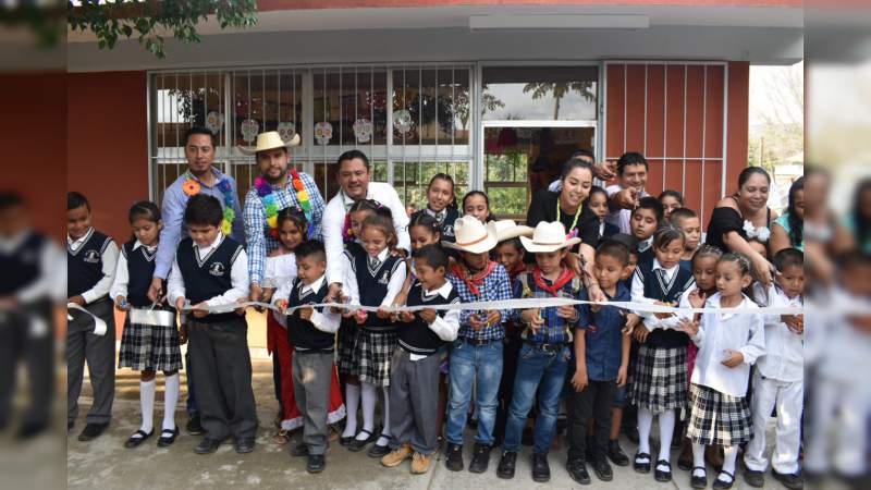 Dignifica IIFEEM escuela con 40 años de abandono, en Susupuato, Michoacán - Foto 0 