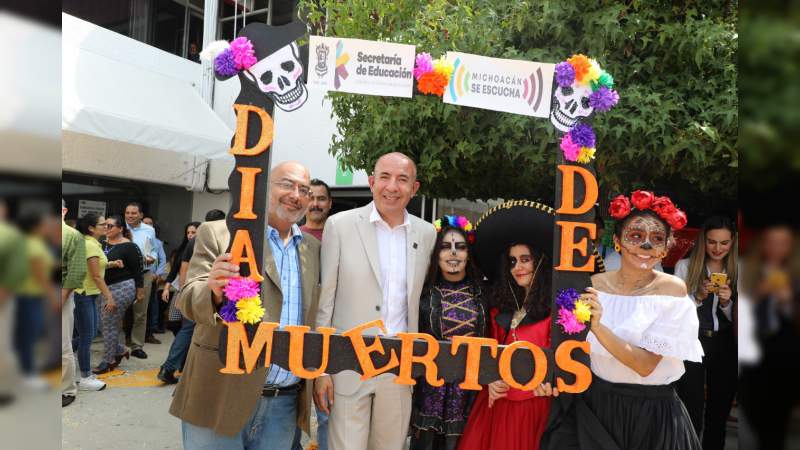 Inauguran Exposición de Altares de Día de Muertos en la SEE - Foto 1 