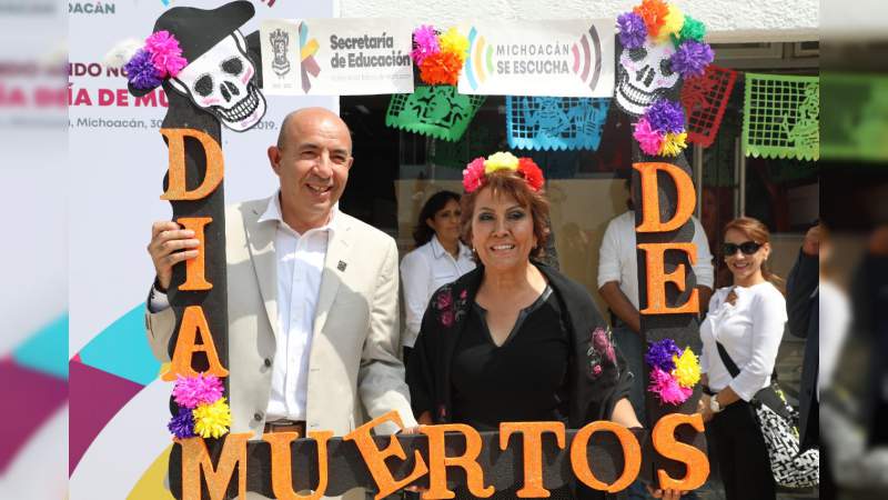 Inauguran Exposición de Altares de Día de Muertos en la SEE - Foto 2 