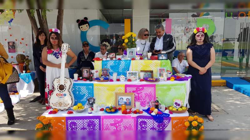 Inauguran Exposición de Altares de Día de Muertos en la SEE - Foto 5 