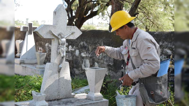 Realiza SSM limpieza sanitaria en panteones, por conmemoración a los Fieles Difuntos 