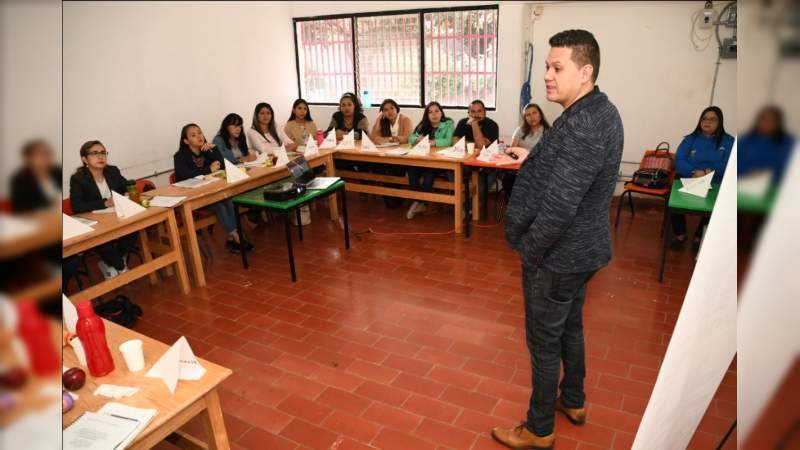 Capacita DIF Michoacán a personal de Gobierno en derechos de las niñas, niños y adolescentes - Foto 0 