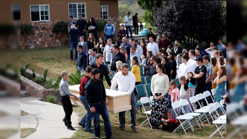 Segundo día de funerales en la comunidad LeBarón: Entierran a Rhonita Miller y sus cuatro hijos 