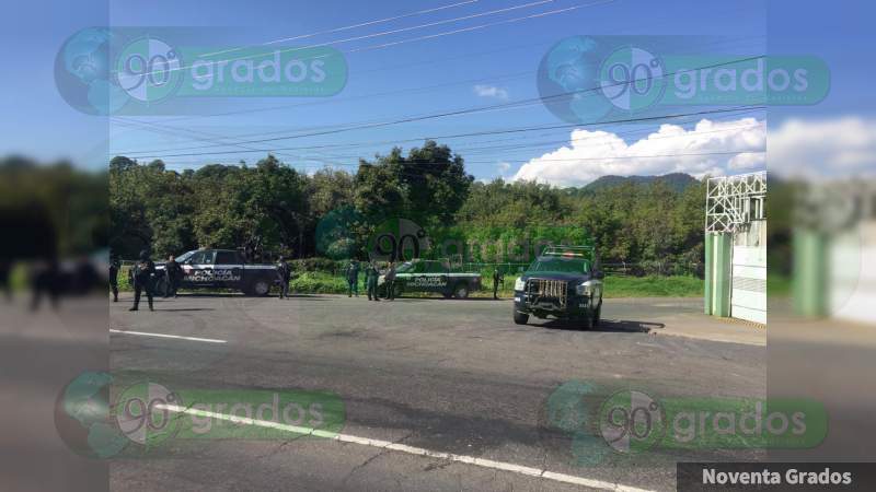 Un muerto y 2 detenidos lesionados resultado de enfrentamiento entre Policías y Civiles en Uruapan, Michoacán - Foto 1 