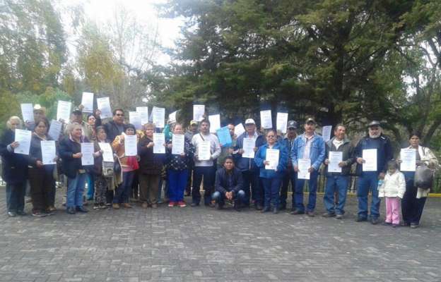 Más habitantes de la colonia Aquiles Córdova  reciben escrituras, en Ciudad Hidalgo  