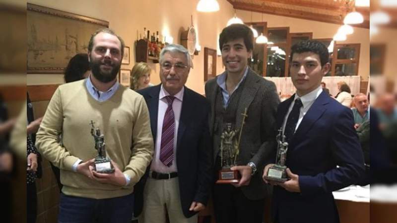 El novillero moreliano Isaac Fonseca recibió doble reconocimiento en España - Foto 1 