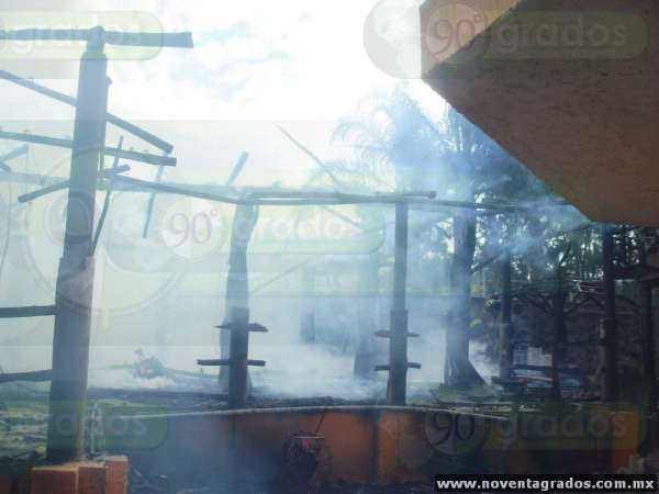 Se registra incendio en restaurante de Jiquilpan, Michoacán - Foto 3 