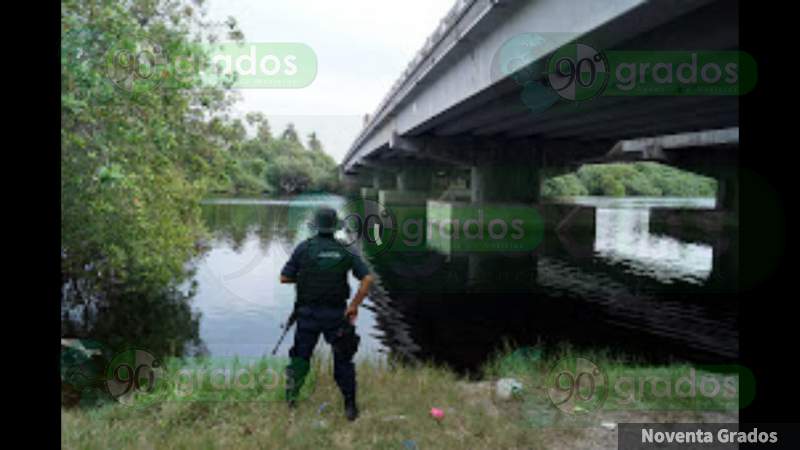 Menor cae de puente a un área de cocodrilos en Lazaro Cárdenas, Michoacán - Foto 1 