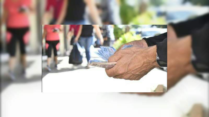 Aumentan aguinaldo a maestros jubilados de Sinaloa 