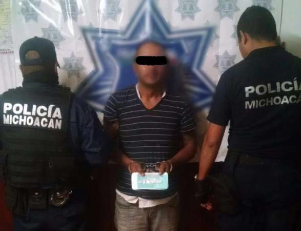 Detienen a dos sujetos con droga en Tacámbaro y Santa Ana Maya - Foto 0 
