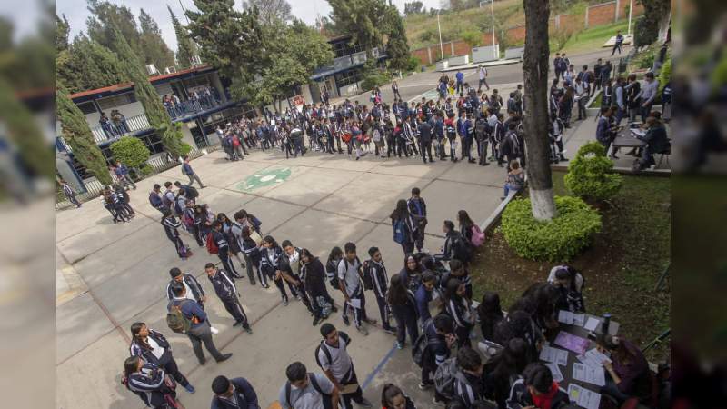 Continúa entrega de Beca Universal Benito Juárez en Michoacán - Foto 1 