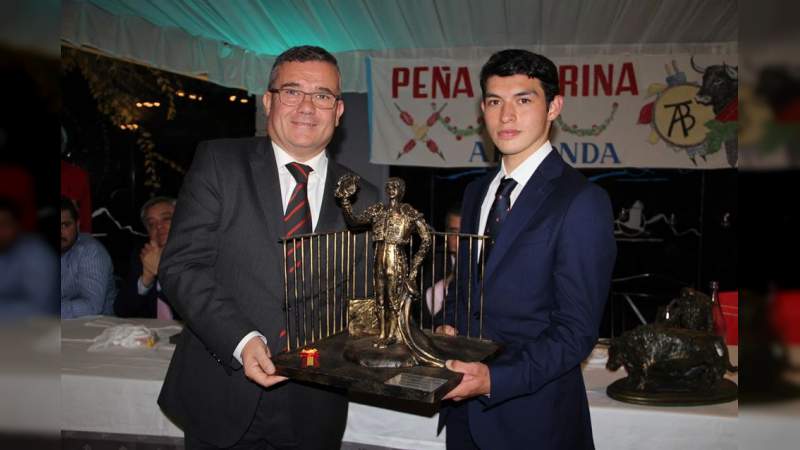 Siguen los reconocimientos en España para el novillero moreliano Isaac Fonseca - Foto 0 