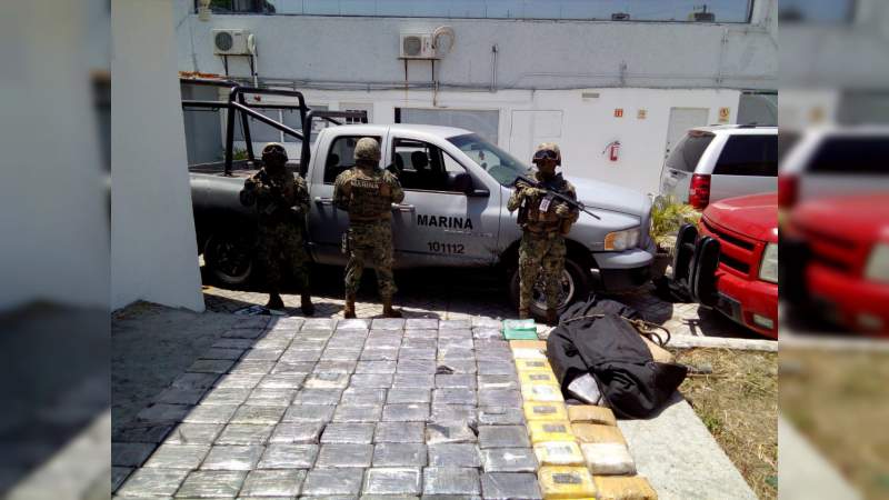Aseguran cargamento de cocaína con valor de 271 mdp oculto en un camión en Tabasco 