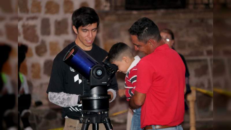 Seis mil personas disfrutaron de la Noche de las Estrellas en Morelia y Pátzcuaro, Michoacán - Foto 1 